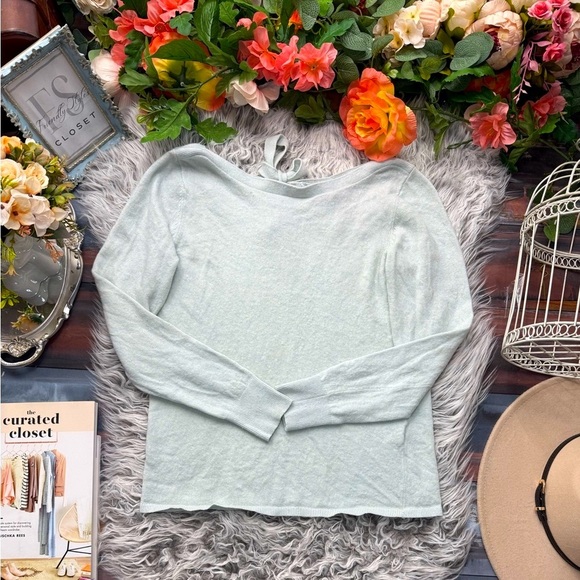 Banana Republic Mint Fine Italian Yarn Wool Cashmere Sweater w/ Back Tie Bows - Picture 4 of 7